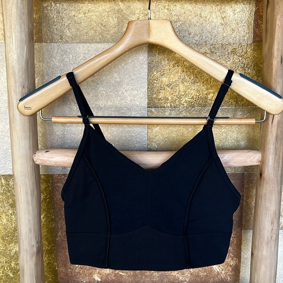 Nike Women’s DRI-FIT Unpadded V-Neck Adjustable Straps Black Sports Bra - Picture 7 of 8